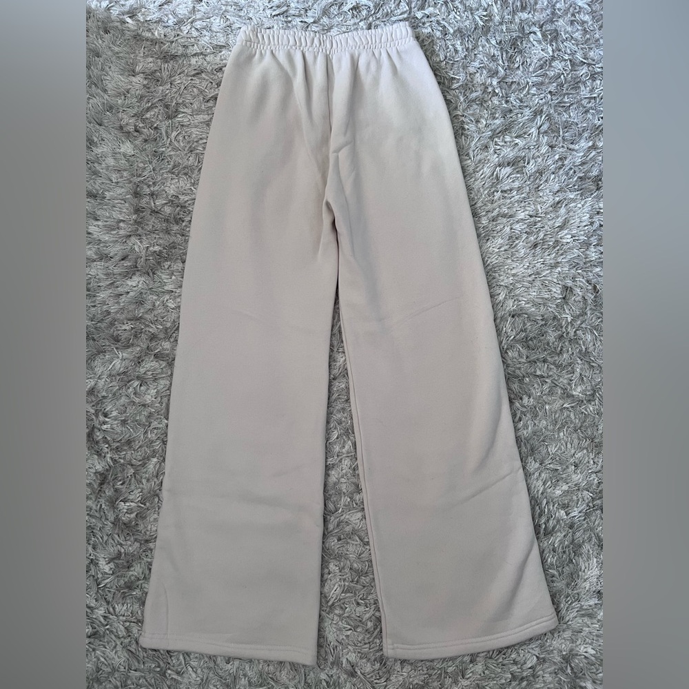 Abercrombie & Fitch Essential Sunday Wide Leg Sweatpants - Picture 3 of 4